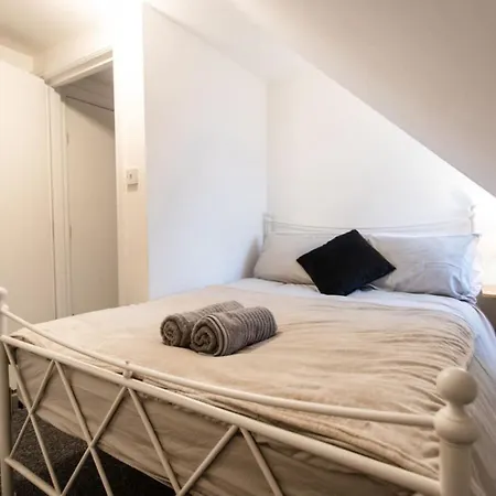 Apartment 4 Sunnyside Contractors Long By Shortstayuk Bristol