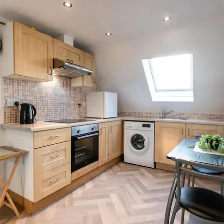 Apartment 4 Sunnyside Contractors Long By Shortstayuk Bristol